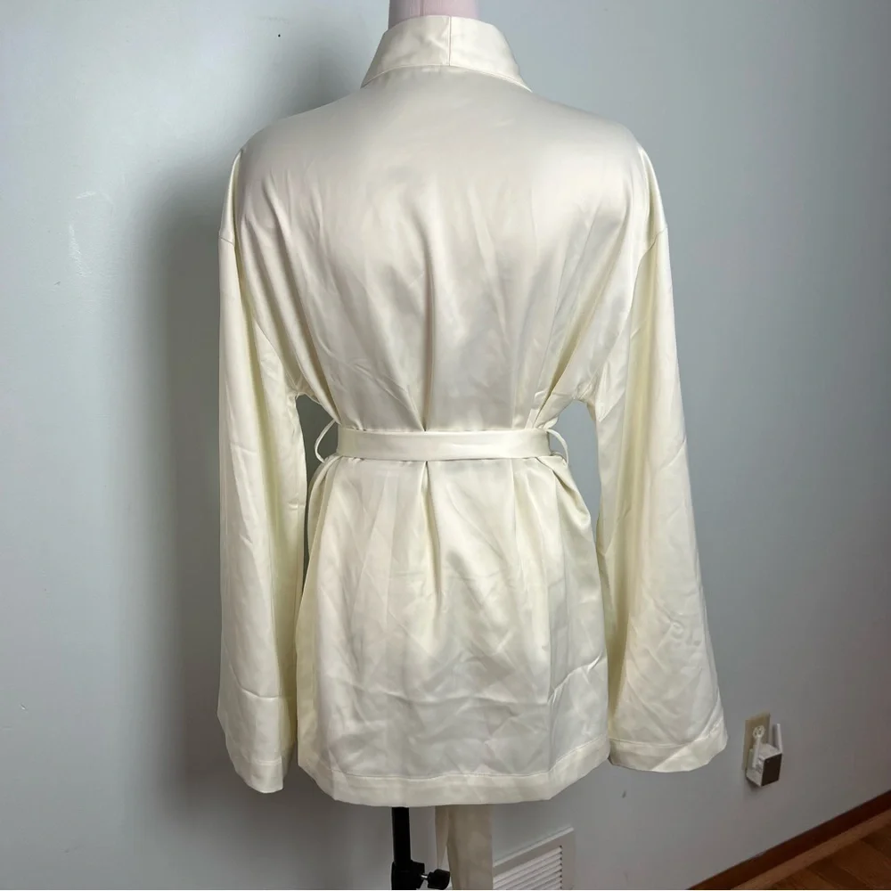 Commense Ivory Satin Wrap Robe Tie Waist long Sleeve Women’s Size Medium
